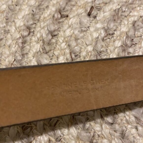 ANN Taylor Loft leather belt. - Picture 7 of 9